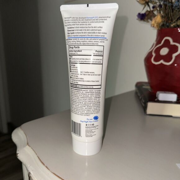 Dermatologist 8oz Dry Skin Treatment - Picture 3 of 4